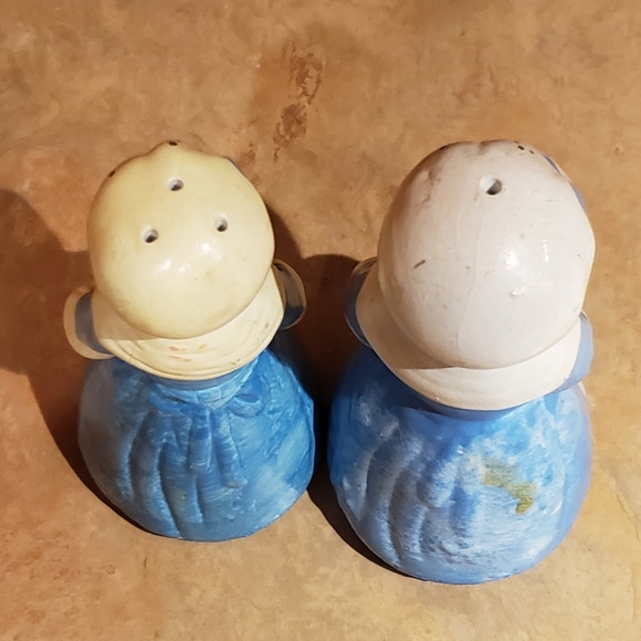 🔥Host pick 🔥Vintage salt and pepper shakers - Picture 4 of 6